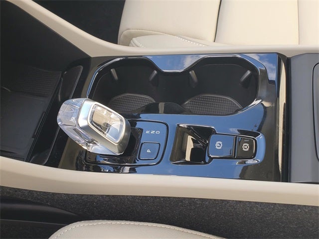 2026 Volvo XC40 B5 Ultra