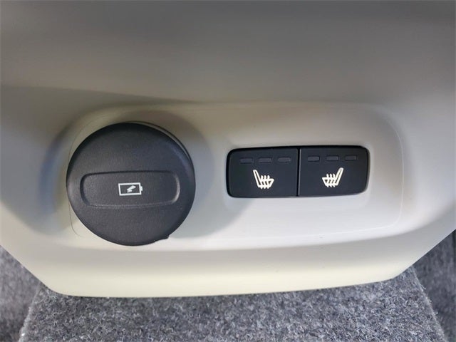 2026 Volvo XC40 B5 Ultra