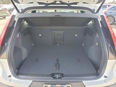 2026 Volvo XC40 B5 Ultra