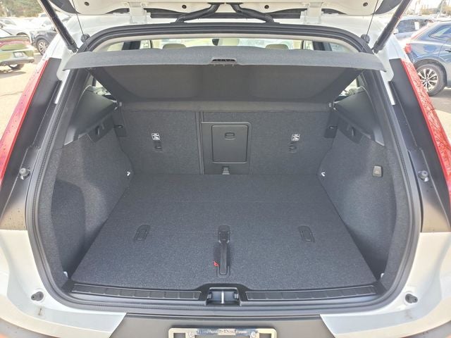 2026 Volvo XC40 B5 Ultra