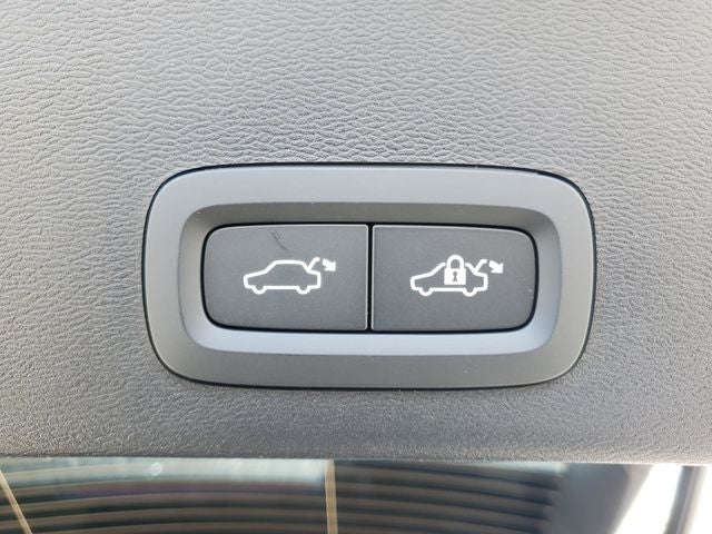 2026 Volvo XC40 B5 Ultra