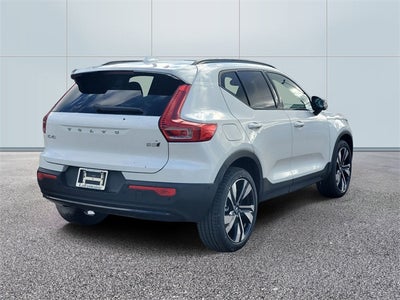 2026 Volvo XC40 B5 Ultra