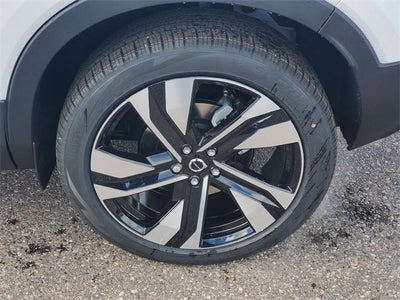 2026 Volvo XC40 B5 Ultra