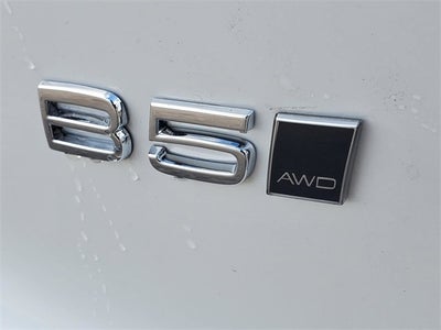 2026 Volvo XC40 B5 Ultra