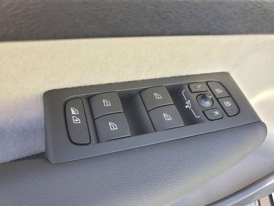 2026 Volvo XC40 B5 Ultra