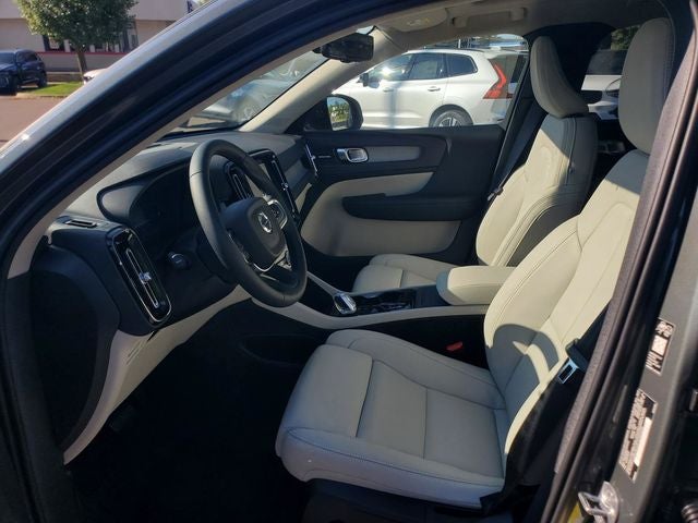 2026 Volvo XC40 B5 Ultra