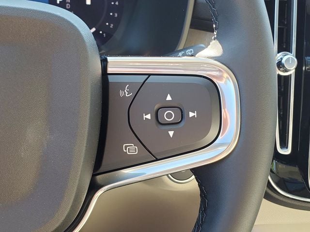 2026 Volvo XC40 B5 Ultra