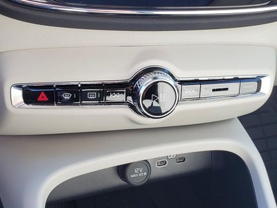 2026 Volvo XC40 B5 Ultra