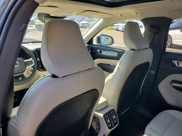2026 Volvo XC40 B5 Ultra