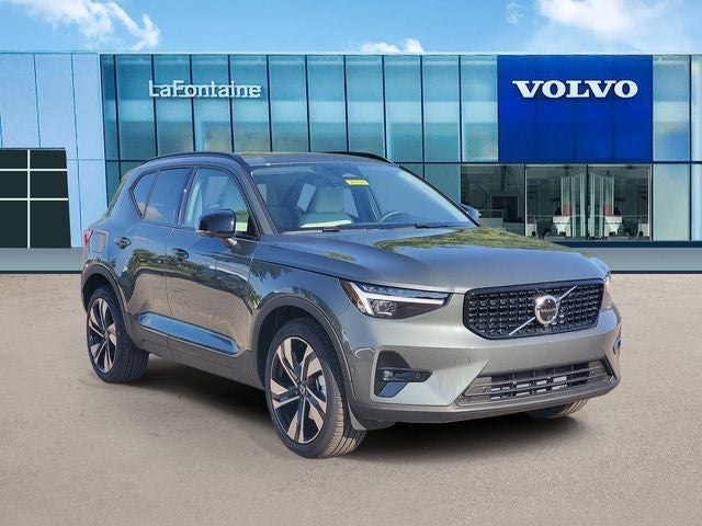 2026 Volvo XC40 B5 Ultra
