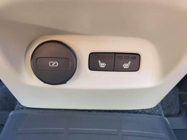 2026 Volvo XC40 B5 Ultra