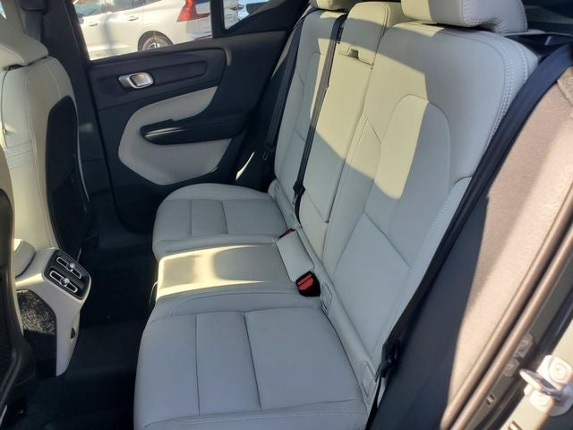 2026 Volvo XC40 B5 Ultra