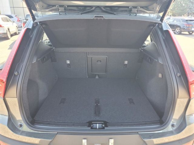 2026 Volvo XC40 B5 Ultra