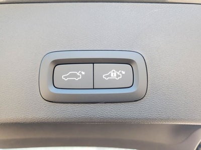 2026 Volvo XC40 B5 Ultra