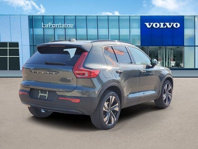 2026 Volvo XC40 B5 Ultra