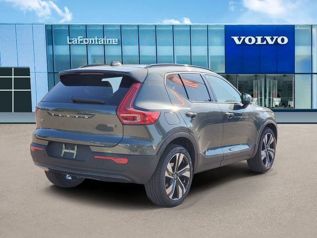 2026 Volvo XC40 B5 Ultra
