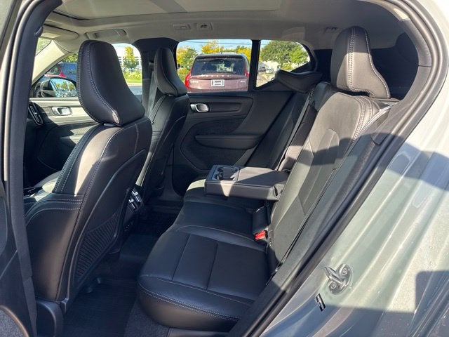 2026 Volvo XC40 B5 Ultra
