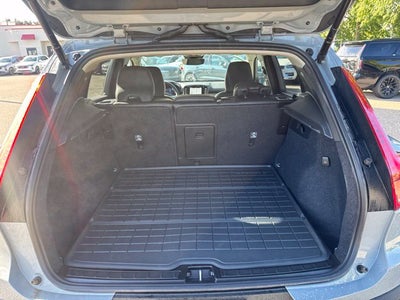 2026 Volvo XC40 B5 Ultra