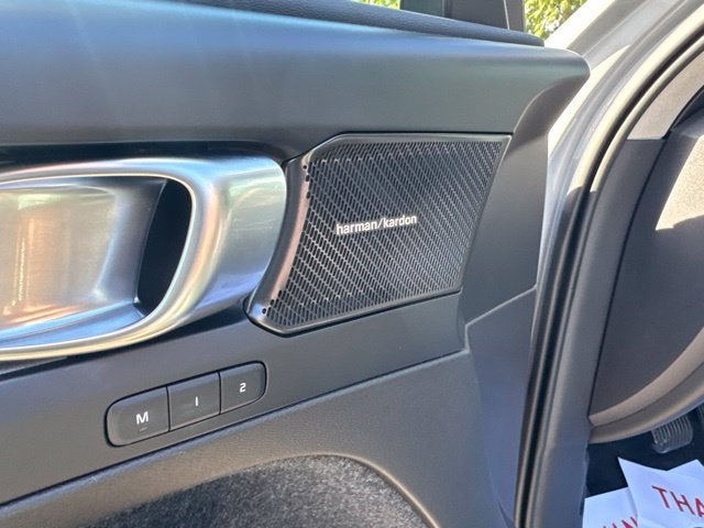 2026 Volvo XC40 B5 Ultra