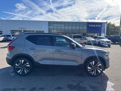 2026 Volvo XC40 B5 Ultra
