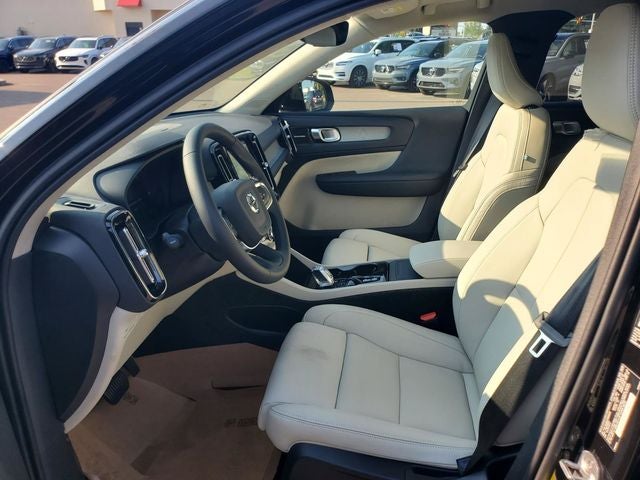 2026 Volvo XC40 B5 Ultra