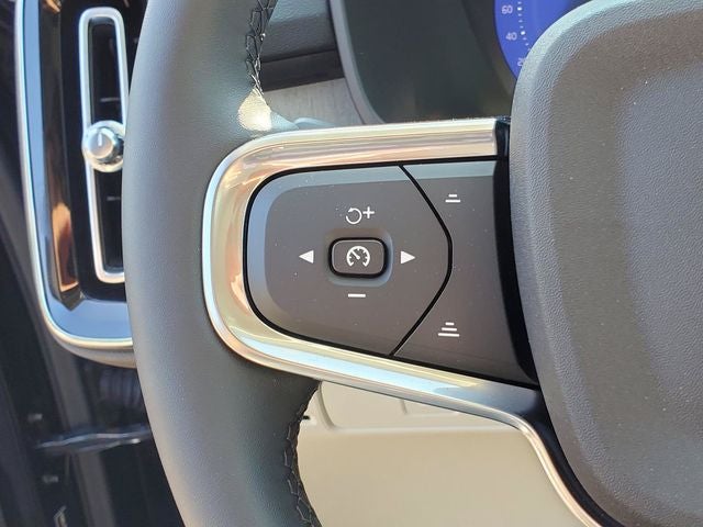 2026 Volvo XC40 B5 Ultra