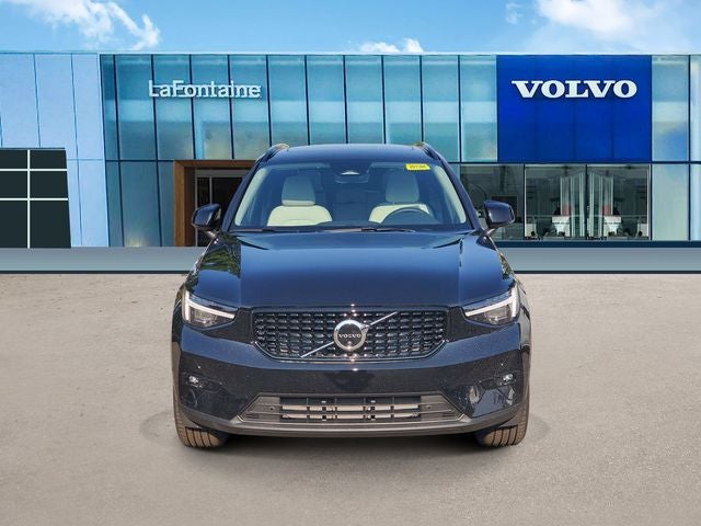 2026 Volvo XC40 B5 Ultra