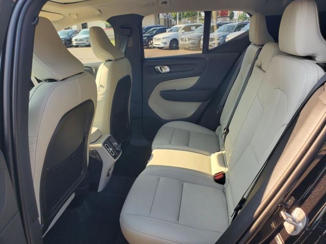 2026 Volvo XC40 B5 Ultra