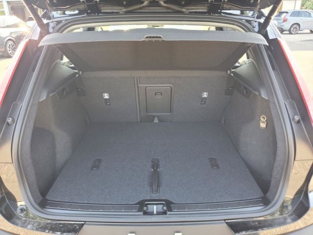 2026 Volvo XC40 B5 Ultra