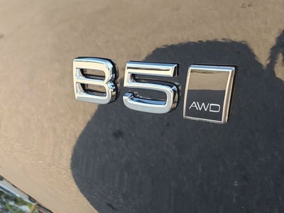 2026 Volvo XC40 B5 Ultra