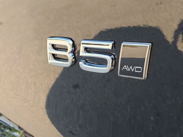 2026 Volvo XC40 B5 Ultra