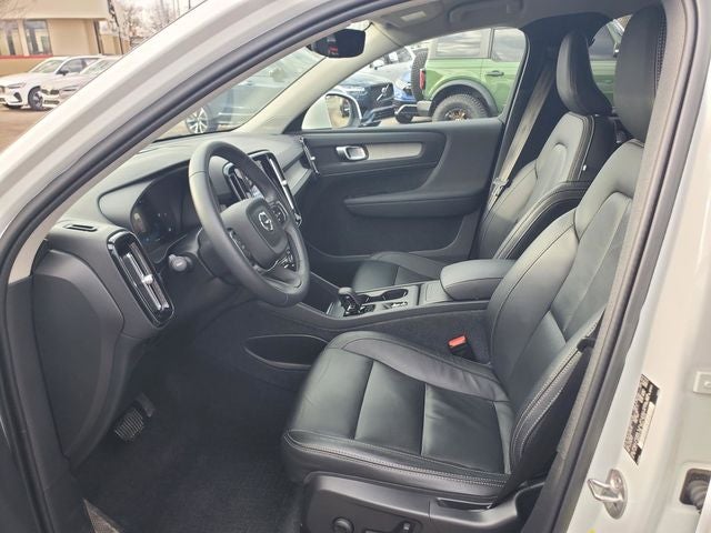 2023 Volvo XC40 B5 Core