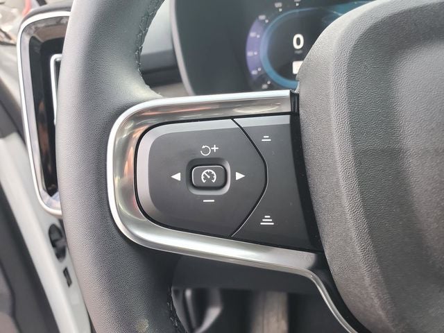 2023 Volvo XC40 B5 Core