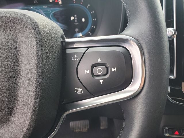 2023 Volvo XC40 B5 Core