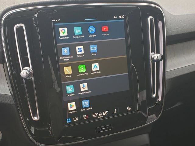 2023 Volvo XC40 B5 Core