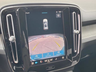 2023 Volvo XC40 B5 Core