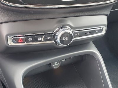 2023 Volvo XC40 B5 Core