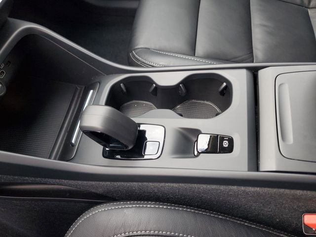 2023 Volvo XC40 B5 Core