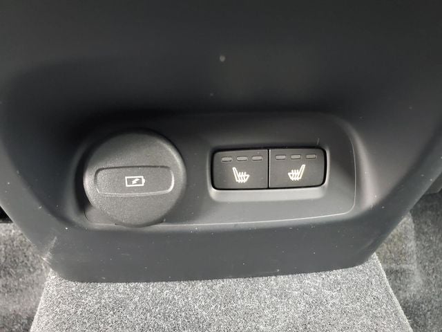 2023 Volvo XC40 B5 Core