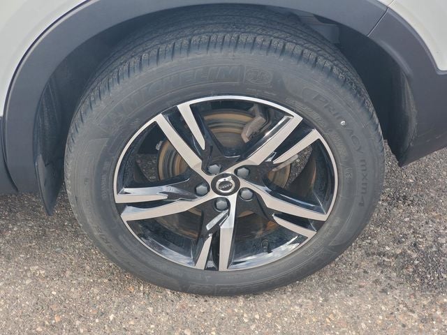 2023 Volvo XC40 B5 Core