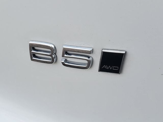 2023 Volvo XC40 B5 Core