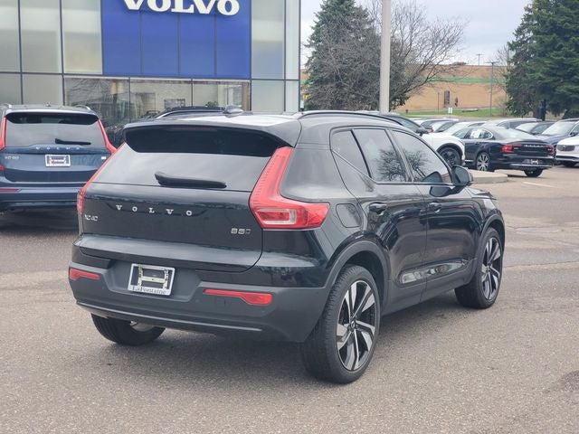 2023 Volvo XC40 B5 Plus Dark Theme