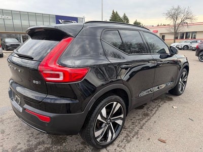 2023 Volvo XC40 B5 Plus Dark Theme