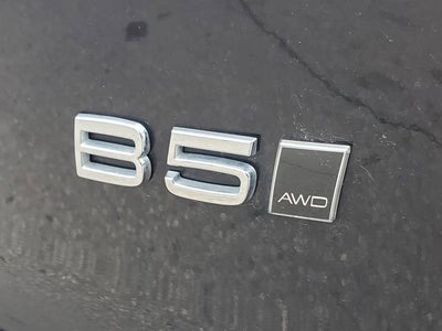 2023 Volvo XC40 B5 Plus Dark Theme