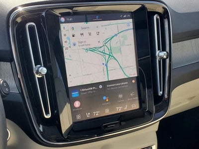 2023 Volvo XC40 B5 Plus Dark Theme