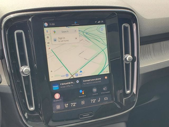 2023 Volvo XC40 B5 Plus Dark Theme