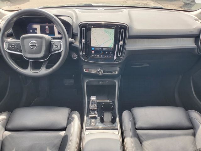 2023 Volvo XC40 B5 Plus Dark Theme