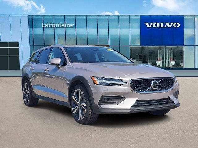 2026 Volvo V60 Cross Country B5 Plus