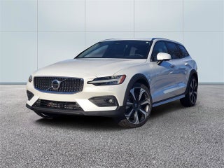 2025 Volvo V60 Cross Country B5 Ultra