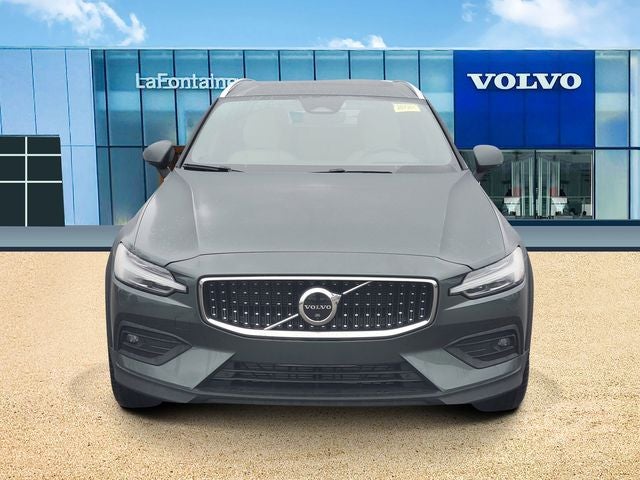 2026 Volvo V60 Cross Country B5 Ultra